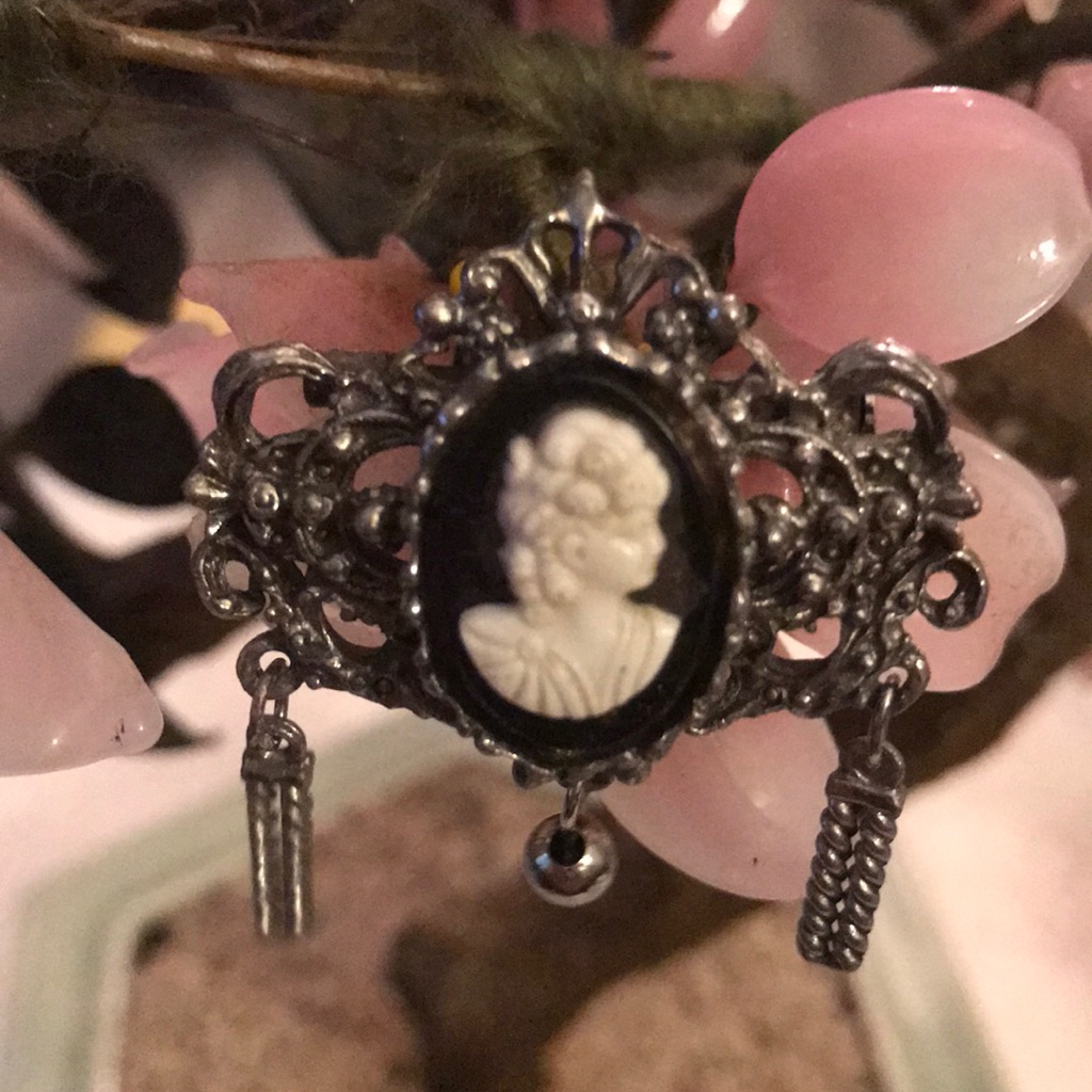 Victorian Cameo Brooch